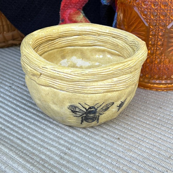Bees on a Small Yellow Pottery Sauce or Snack Bowl - Picture 7 of 9